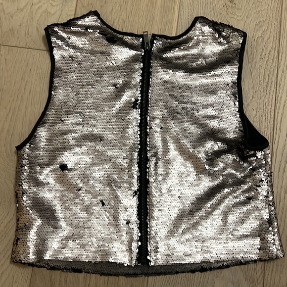 Sequin top, size medium, never worn - Picture 2 of 4
